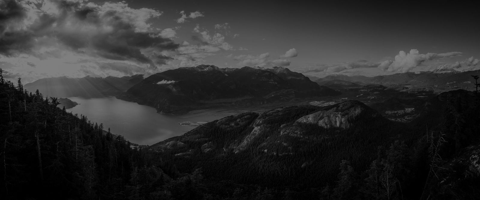 MoveRight-Squamish-pano