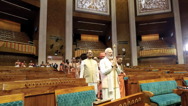 स्वावलंबी भारतका प्रतीक नया संसद भवन