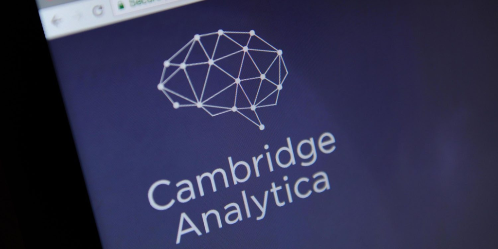 Cambridge Analytica, la polémica empresa detrás de la recolección de datos de 50 millones de perfiles en Facebook sin informarles a los usuarios que lo harían