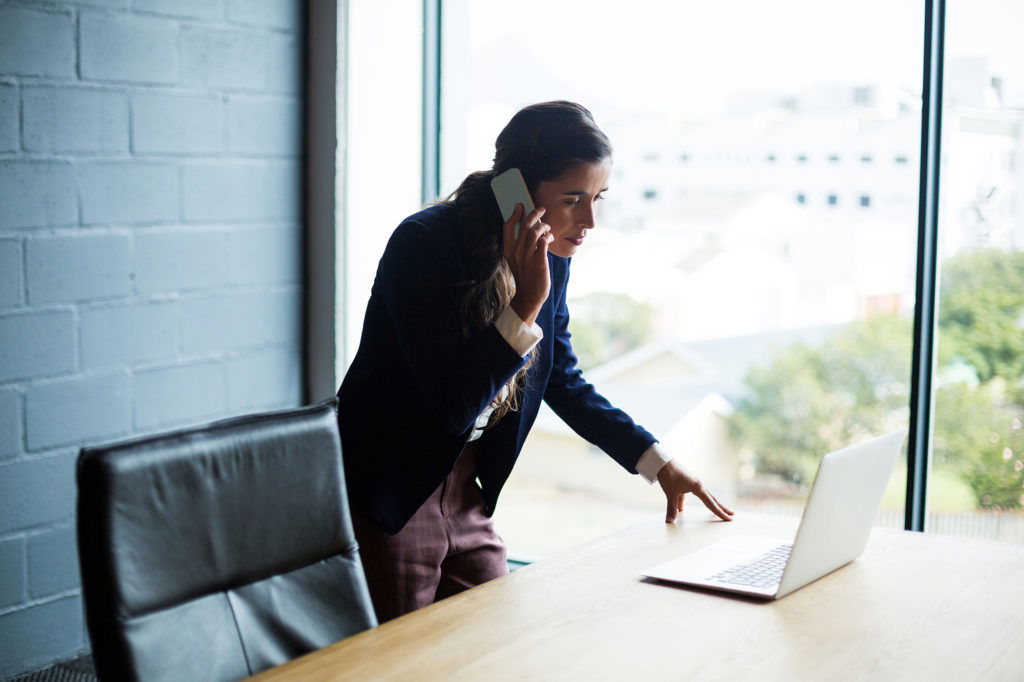 woman-desk-laptop