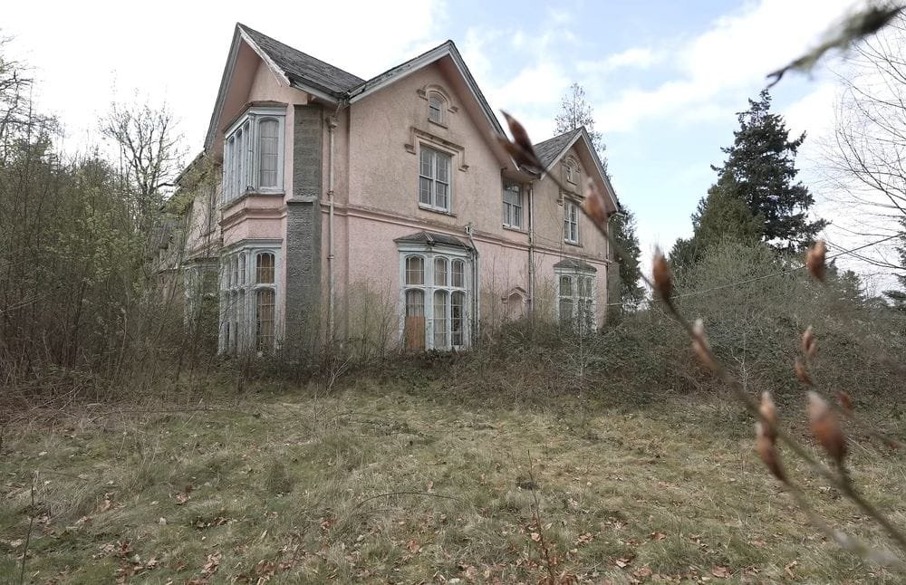Mysterious Abandoned Mansion with Classic Car Graveyard Unearthed - Yahoo