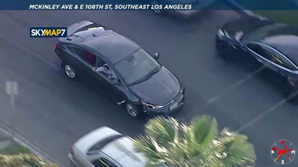 Police chase: Suspects in stolen Hyundai lead LAPD on pursuit through South Los Angeles area - KABC-TV