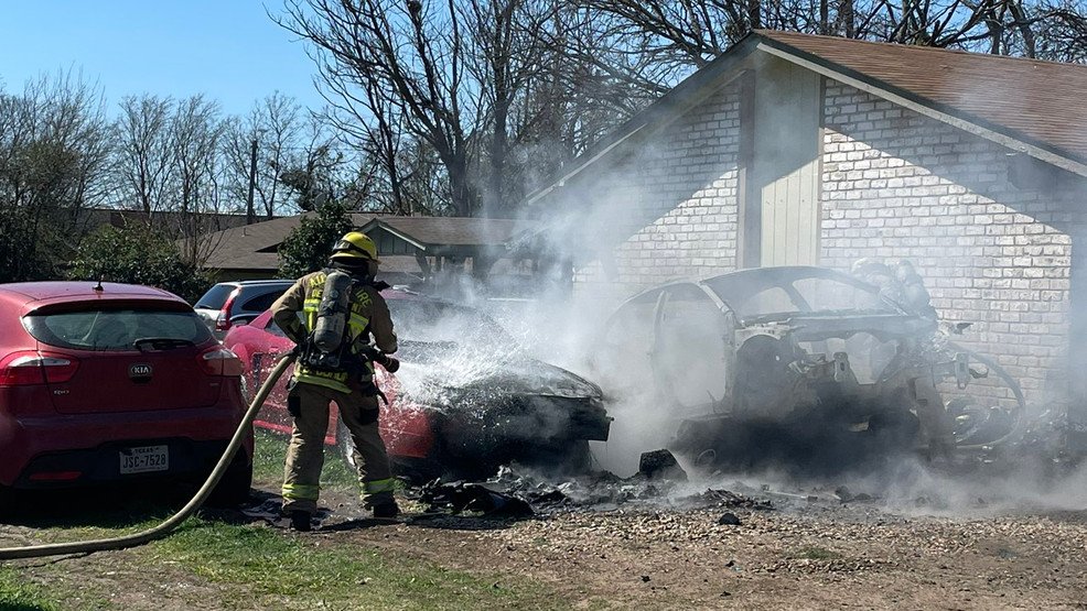 Firefighters extinguish car fire at NE Austin home - KEYE TV CBS Austin