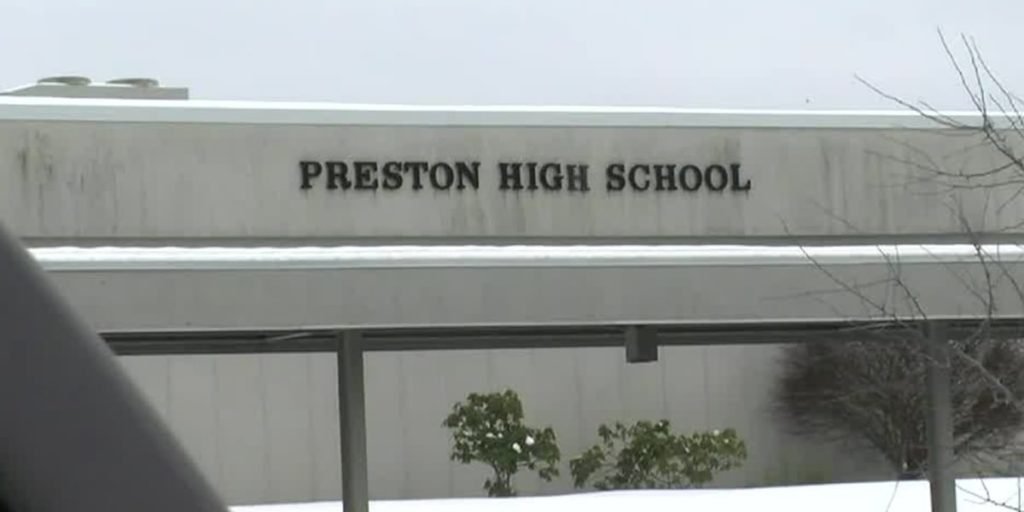 Preston High School students involved in car crash, injuires unknown - WDTV