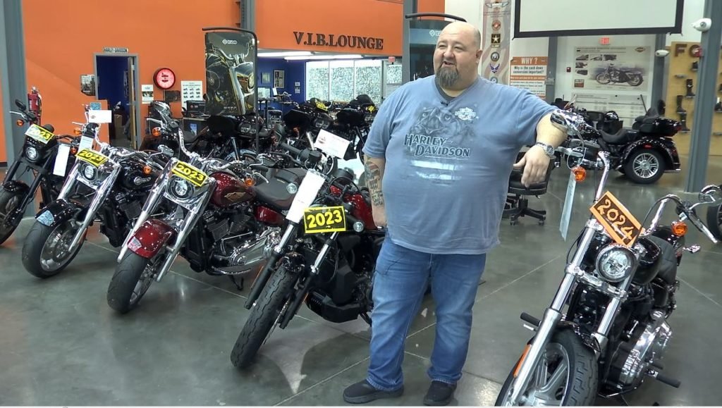 Tips to stay safe while riding a motorcycle in Tennessee - WKRN News 2
