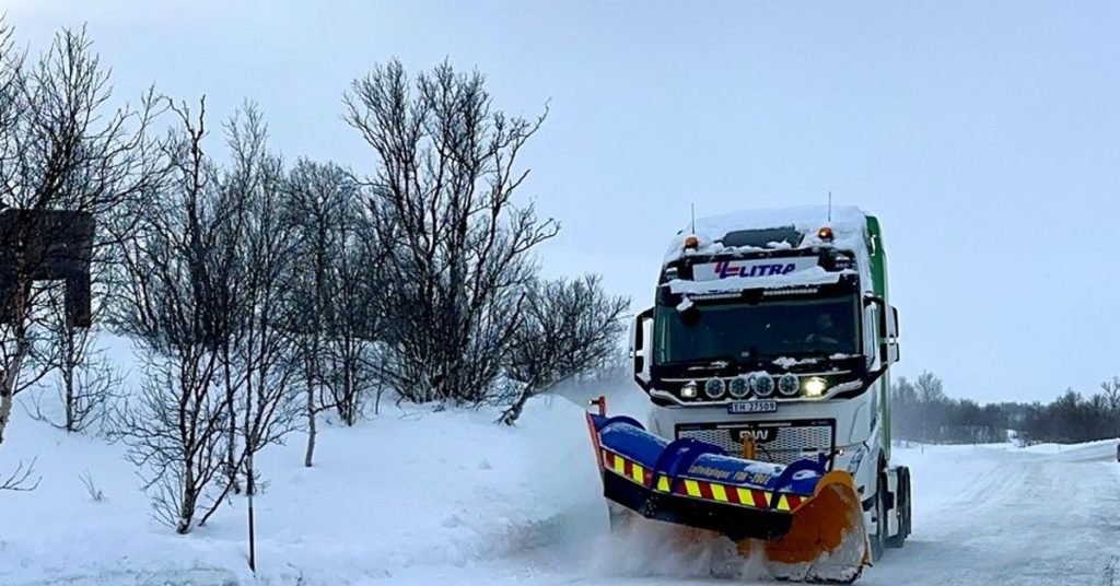 The world's first semi electric truck with 1000 kWh capacity is plowing snow in Norway like a boss - Electrek