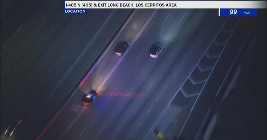 Police car crashes during high-speed pursuit on 405 Freeway - CBS News