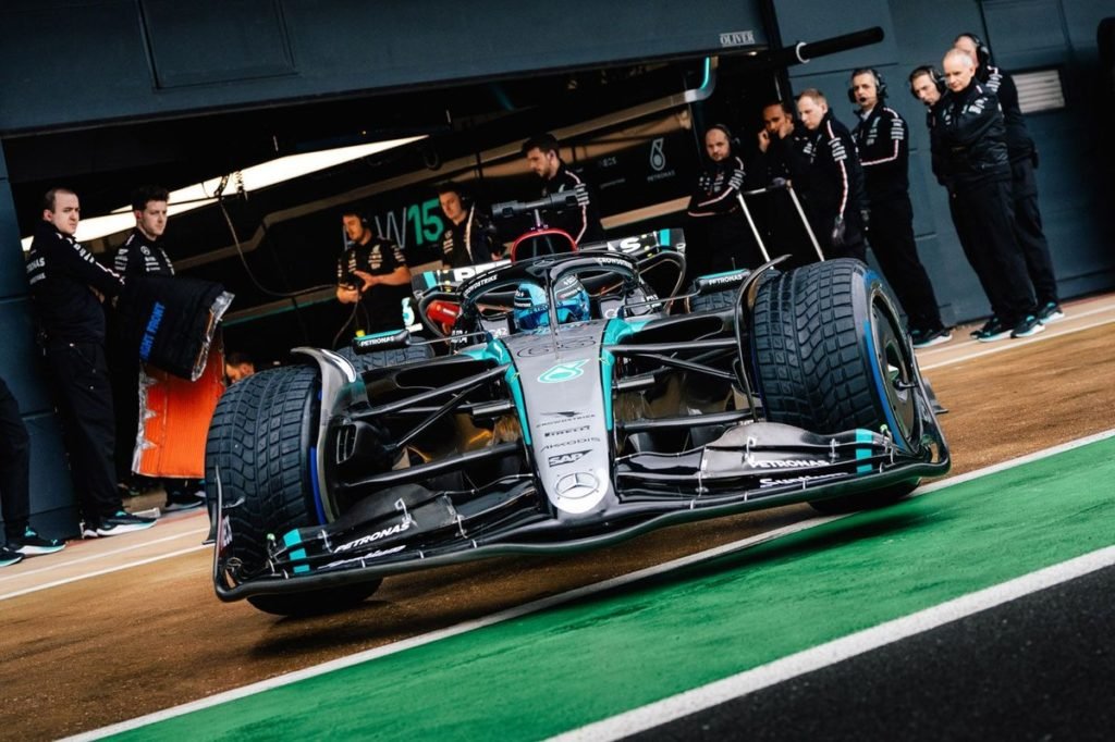 The front-wing legality trick spotted on the new Mercedes F1 car - Motorsport.com