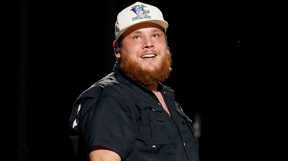 Luke Combs and Tracy Chapman to perform 'Fast Car’ at Grammys - Fox News