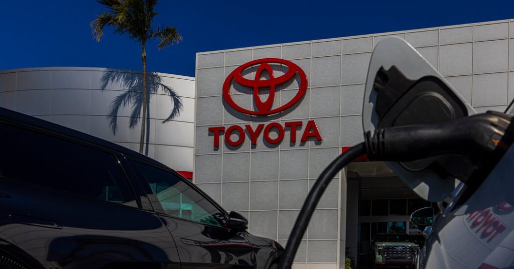 How the New E.P.A. Rules Affect Toyota and Their Hybrid Cars - The New York Times