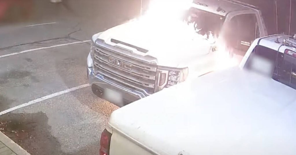 Video shows Ontario tow truck set on fire with driver still inside - blogTO