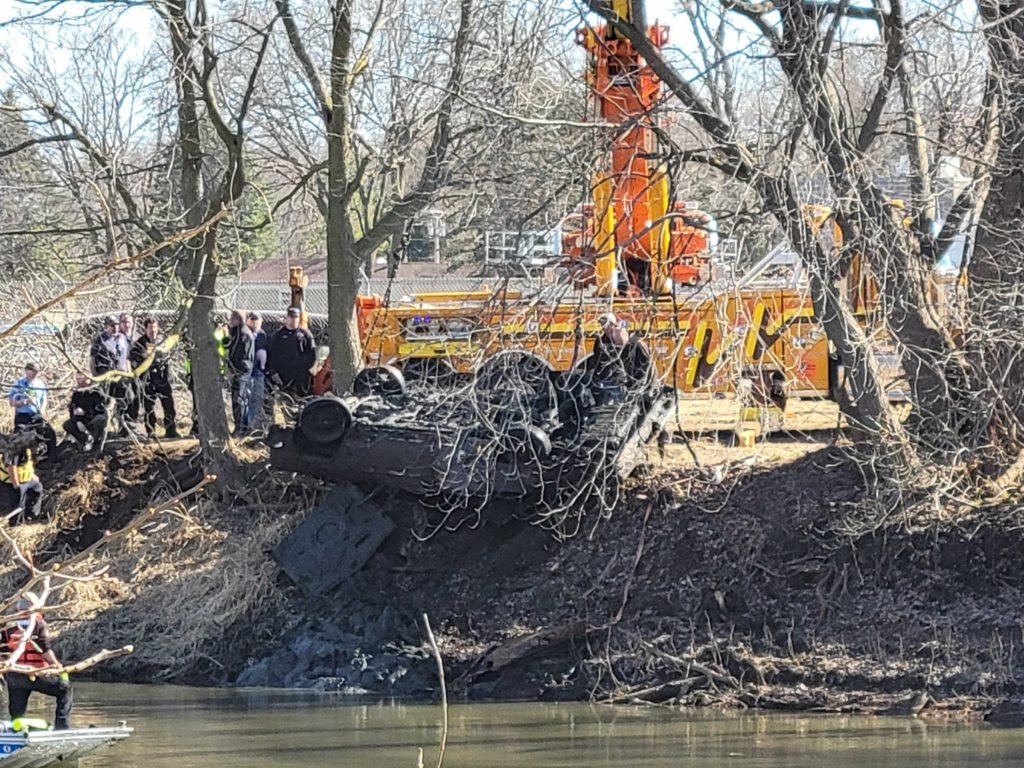 Car found in Pecatonica River linked to 47-year-old missing persons case - WGN TV Chicago