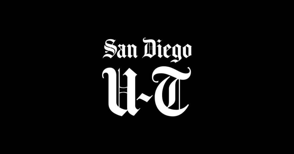 Driver who crashes car after being shot in Oak Park dies - The San Diego Union-Tribune
