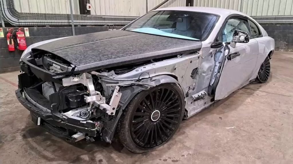 Revealed: Incredible damage Marcus Rashford car crash did to his £700,000 Rolls Royce is laid bare by a YouTub - Daily Mail
