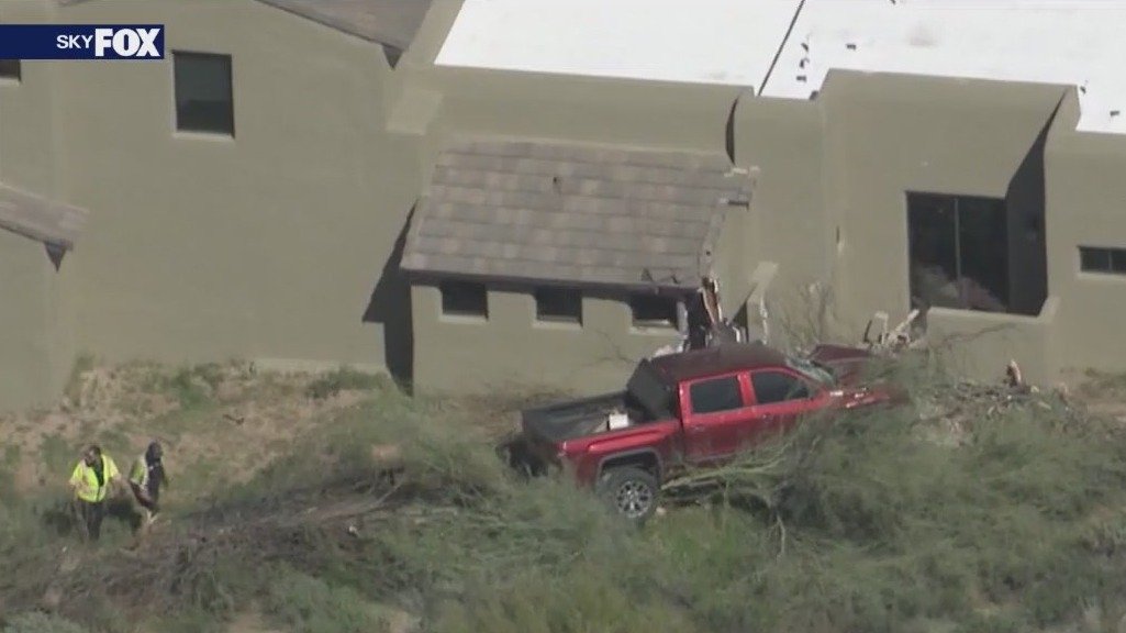 Truck crashes into Scottsdale home, 2 hurt - FOX 10 News Phoenix