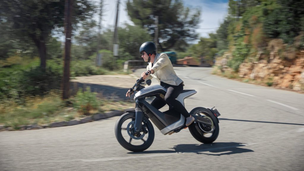 The NOVUS One Lightweight E-Moto Could Make City Commuting Fun - CleanTechnica