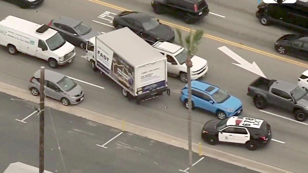 Wrong-way driver in stolen box truck weaves through PCH traffic in Malibu - NBC Southern California