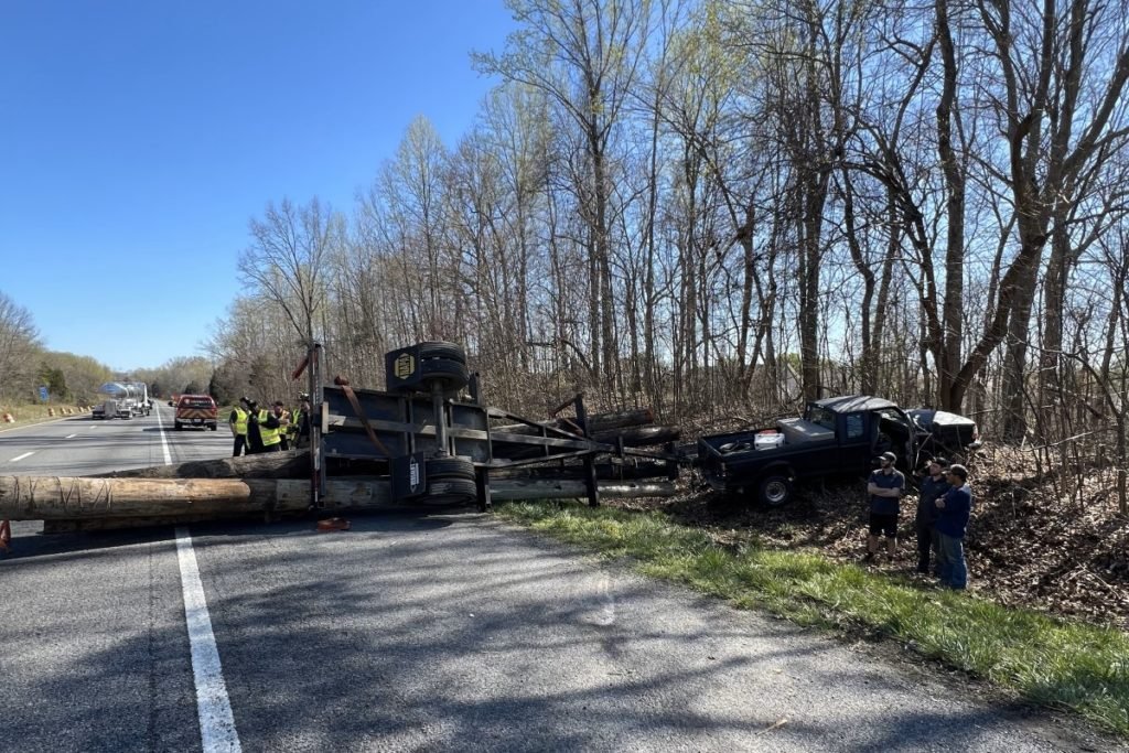 UPDATE: Interstate 24 backed up through Clarksville after log truck crash - ClarksvilleNow.com - Clarksville Now