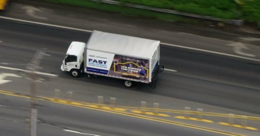 Stolen box truck being chased on 101 heading towards Thousand Oaks - CBS News