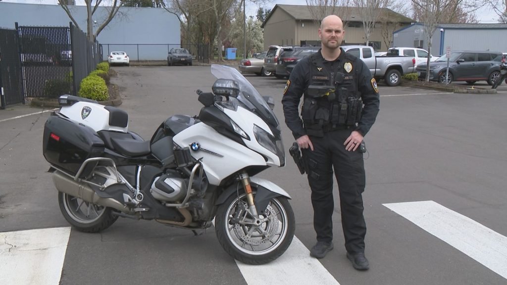 Tigard officer returns to duty after being injured in crash - KGW.com