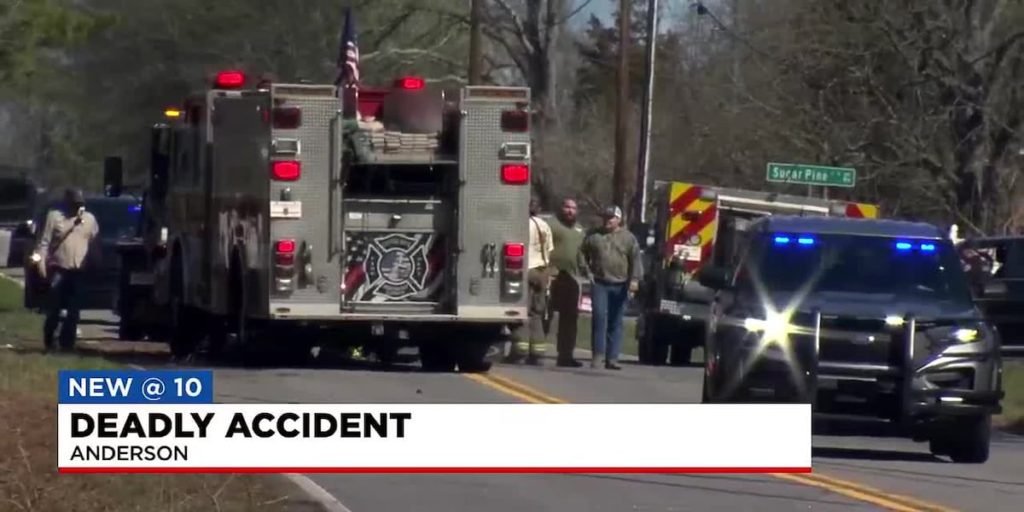 Crash kills 1 when car hits tree - WCAX