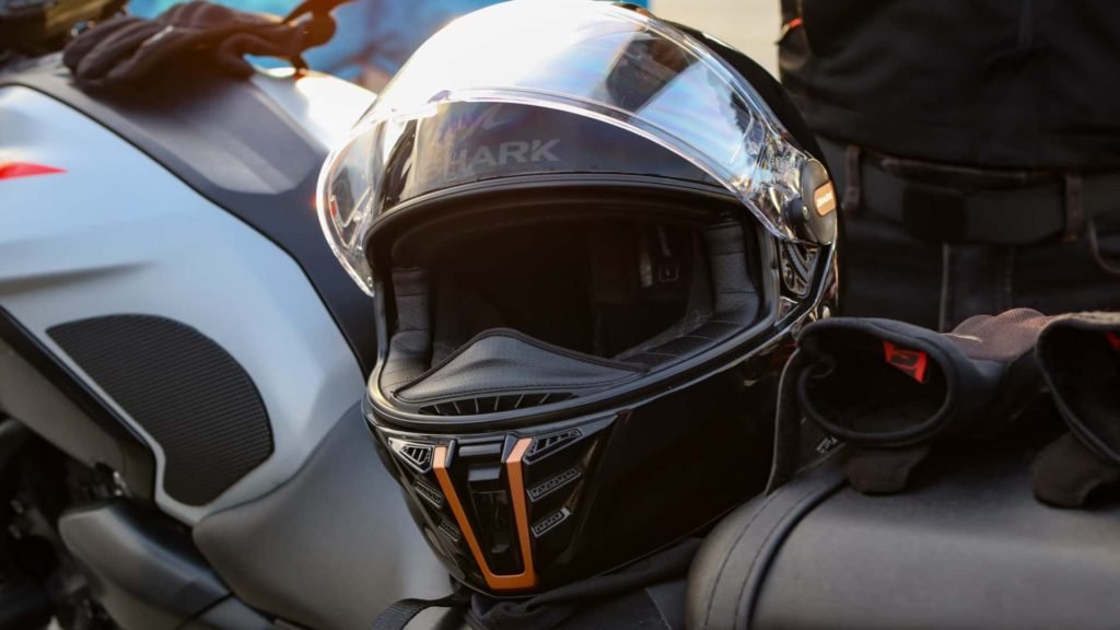 Here's Why This City Banned Full-Face Motorcycle Helmets - RideApart.com