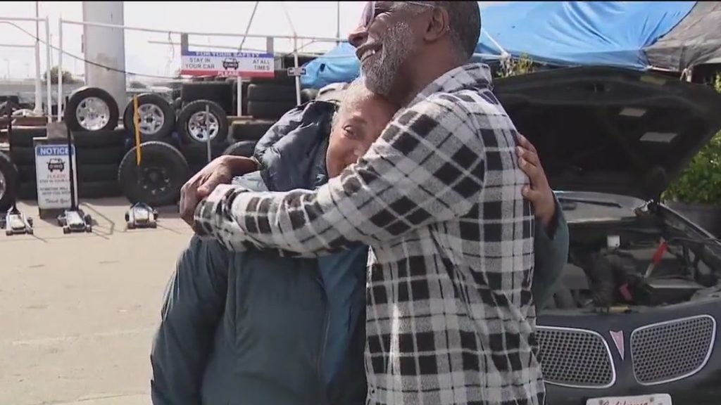Homeless mom reunited with her towed car in Oakland - KTVU FOX 2 San Francisco