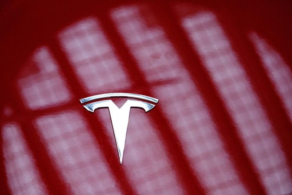 Tesla spends weekend cutting prices of cars and FSD software - Yahoo Finance