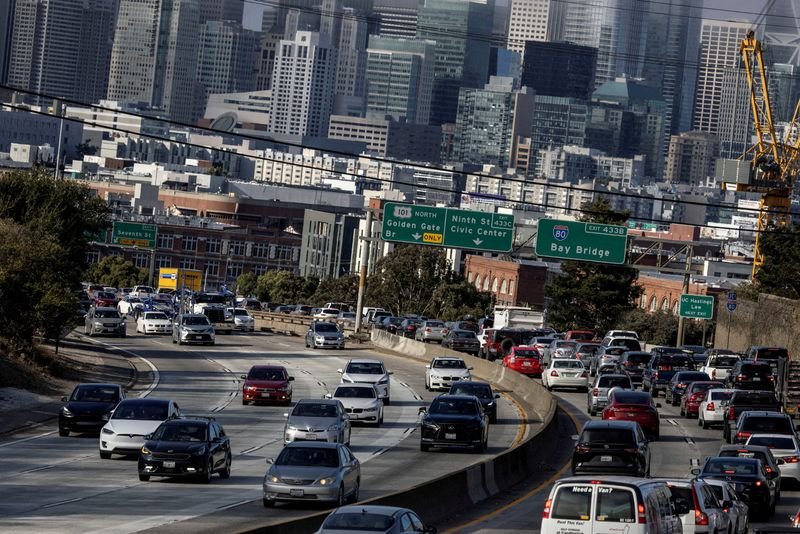 FILE PHOTO: A view of cars on the road during rush hour traffic jam in San Francisco, California, U.S. August 24, 2022. REUTERS/Carlos Barria/File Photo