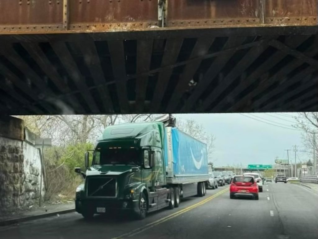Amazon truck damaged after colliding with Park Street bridge in Syracuse - syracuse.com