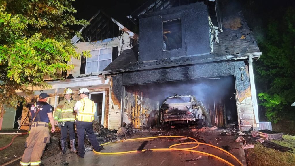 Car bursts into flames in garage destroying Gwinnett County home, fire officials say - WSB Atlanta
