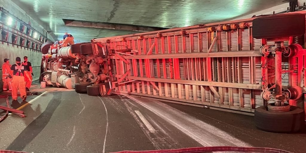 Lytle Tunnel open again after semi-truck crash - FOX19