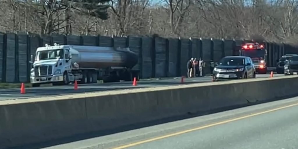 Gasoline tank truck fire closed I-91 South in Enfield - Eyewitness News 3