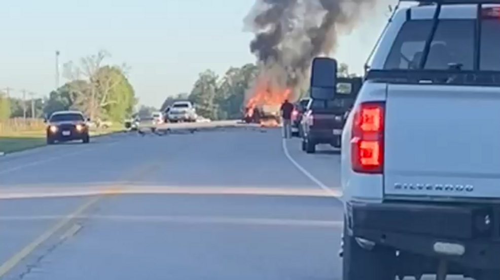 Good Samaritans rescue pickup truck driver after fiery, head-on collision - WOAI