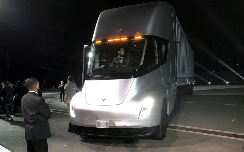 FILE PHOTO: Tesla's new electric semi truck is unveiled during a presentation in Hawthorne, California, U.S., November 16, 2017. REUTERS/Alexandria Sage/File Photo